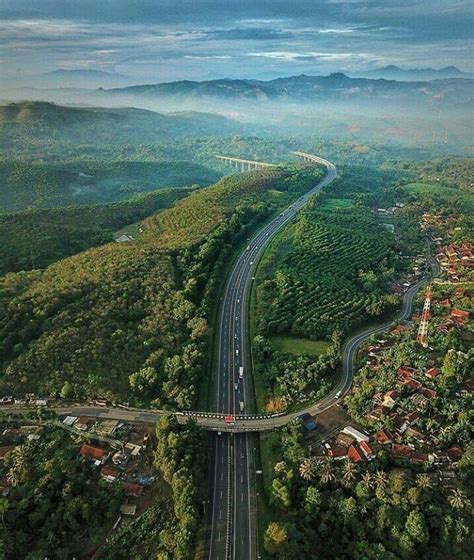 jalan tol terindah di indonesia